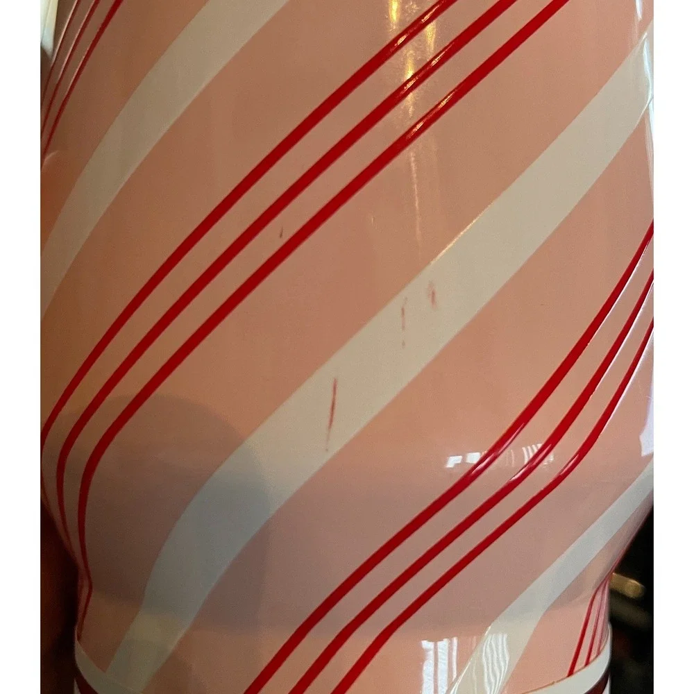 Stanley Strawberry Twist SET 40 oz Tumbler w/ Mini Ornament Target Exclusive - Picture 4 of 4
